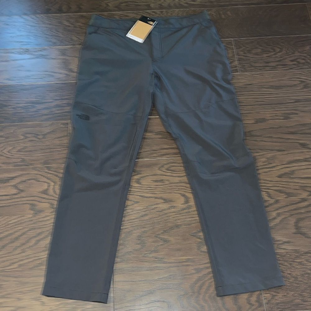New The North Face hiking trail casual 4 pocket cargo FlashDry Gray Pants 36x32